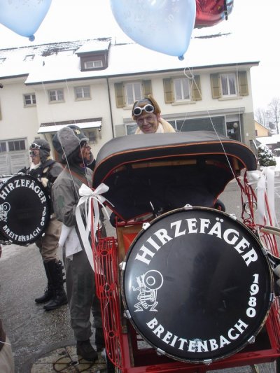 mini-Umzug B`bach 2010 (Therwil) 005.jpg